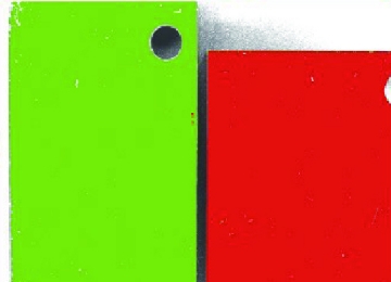 可視光マルチバンド照明を使った樹脂のカラープレートの色識別検査の出力画像例